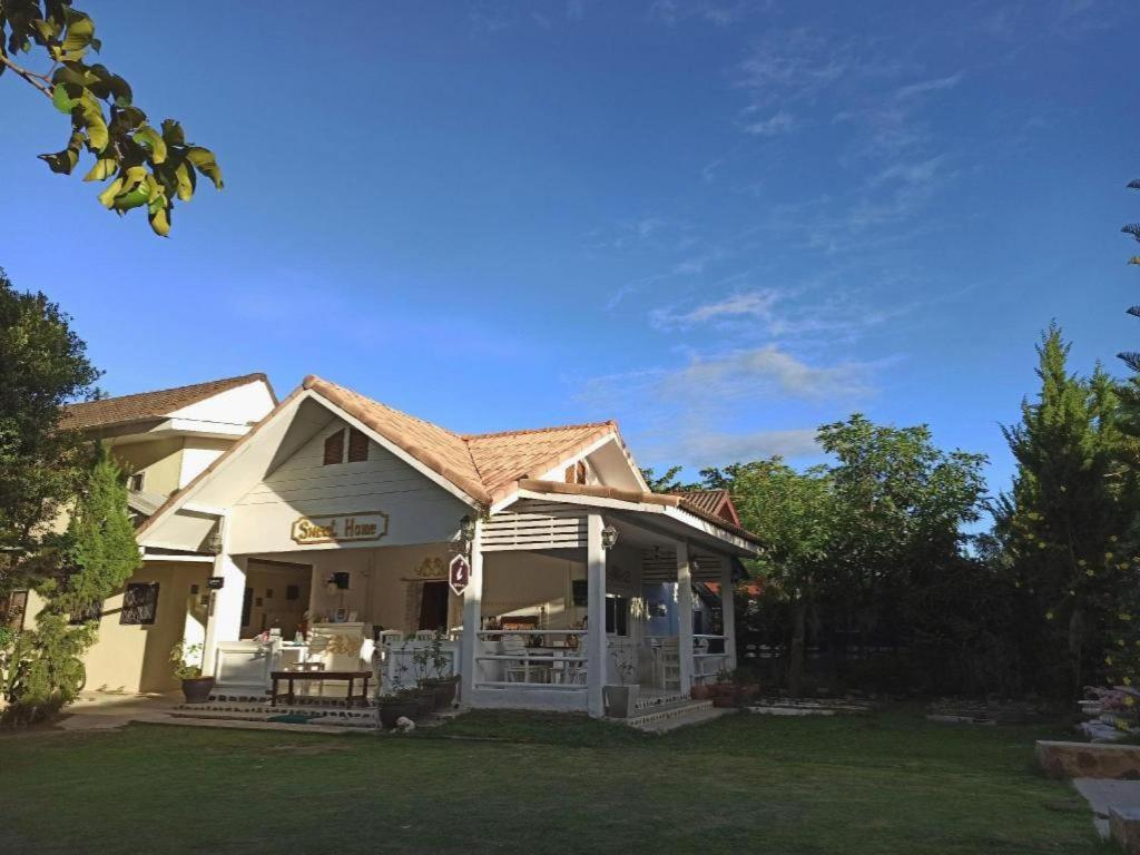 Charisma Resort Suan Phueng Exterior photo