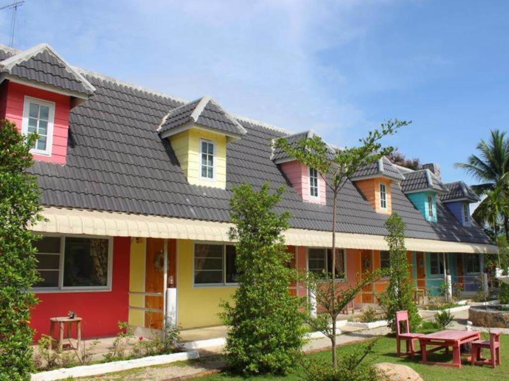 Charisma Resort Suan Phueng Exterior photo